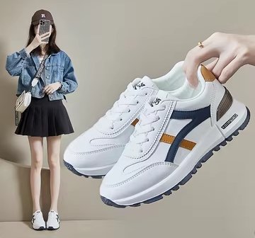 Sports shoes and boots with uppers made of textile materials